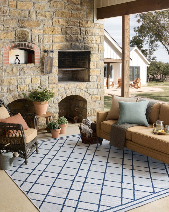 The Rug Corner Loloi II Easton Ivory / Denim