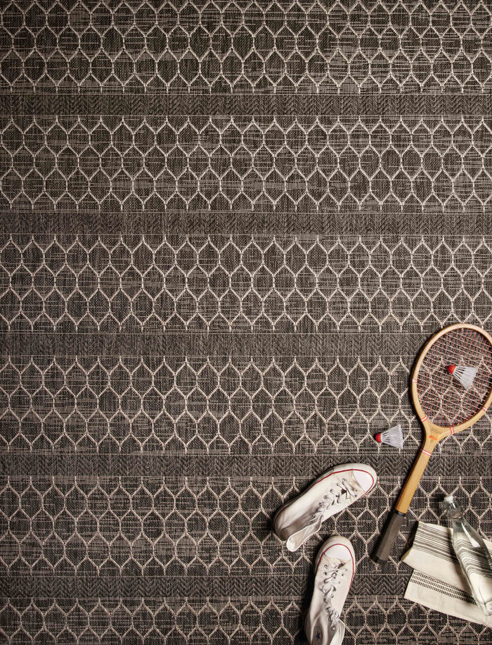 The Rug Corner Loloi Isle Black / Grey
