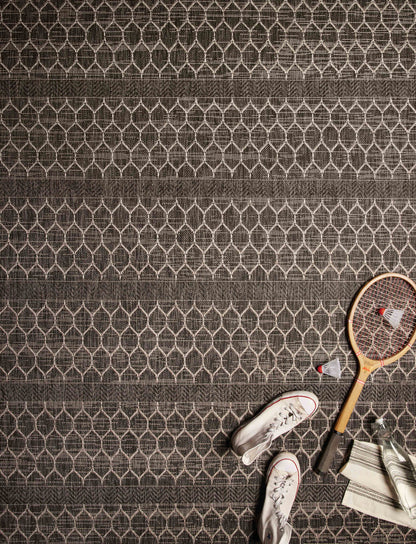 The Rug Corner Loloi Isle Black / Grey