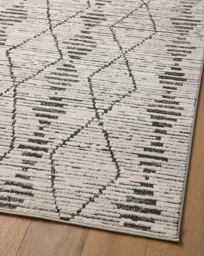 The Rug Corner Loloi II Kamala Charcoal / Dove