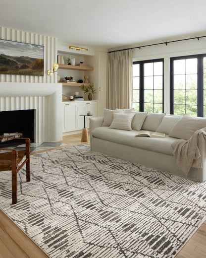 The Rug Corner Loloi II Kamala Charcoal / Dove