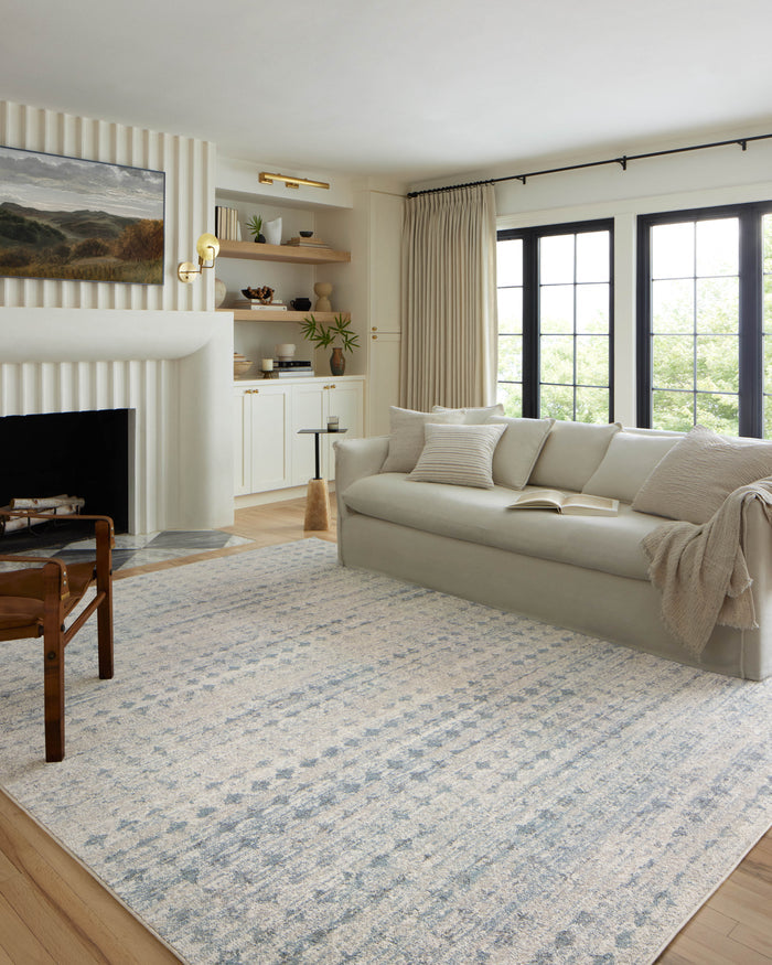 The Rug Corner Loloi II Kamala Sky / Dove