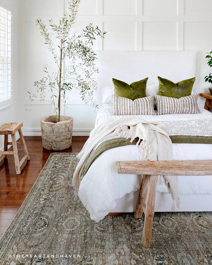 The Rug Corner Loloi II Layla Antique / Moss