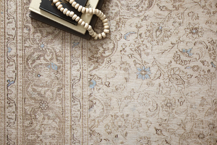 The Rug Corner Loloi II Loren Sand / Taupe